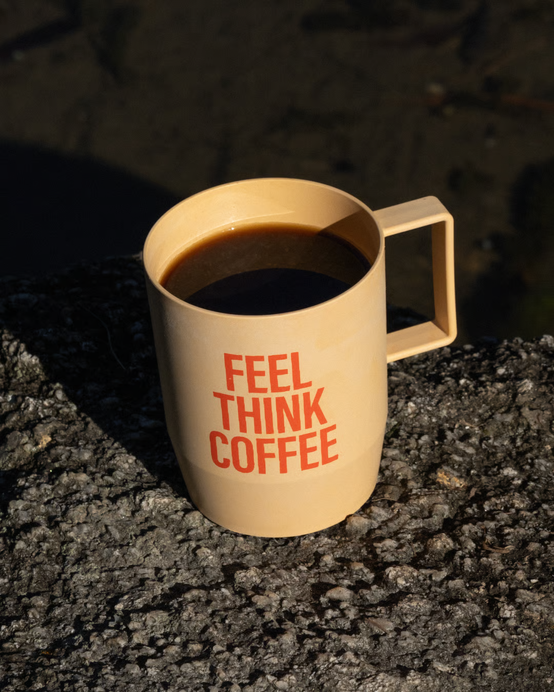 "FEEL THINK COFFEE" リユースカップ（produced by 岩嵜紙器）
